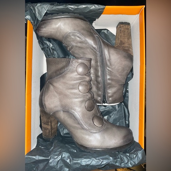 Miz Mooz Barcelona Ninette Ankle Boot Grey Leather Stacked Heel Size 8.5 - Picture 6 of 8